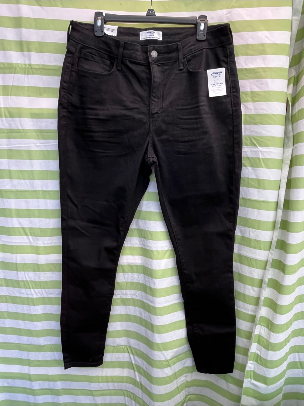 Denizen from Levi's Women's Black Skinny Jeans - Stretch High-Rise